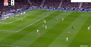 开云综合娱乐-【西甲】马竞2比4巴萨 费兰双响巴萨上演大逆转