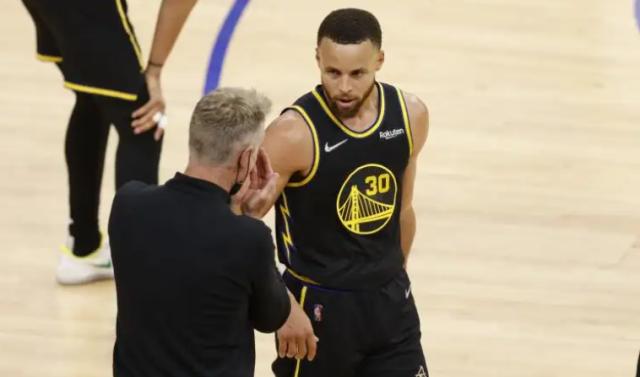 开云体育-库里伤势无碍将出战G4 勇士超级巨星面临两大挑战