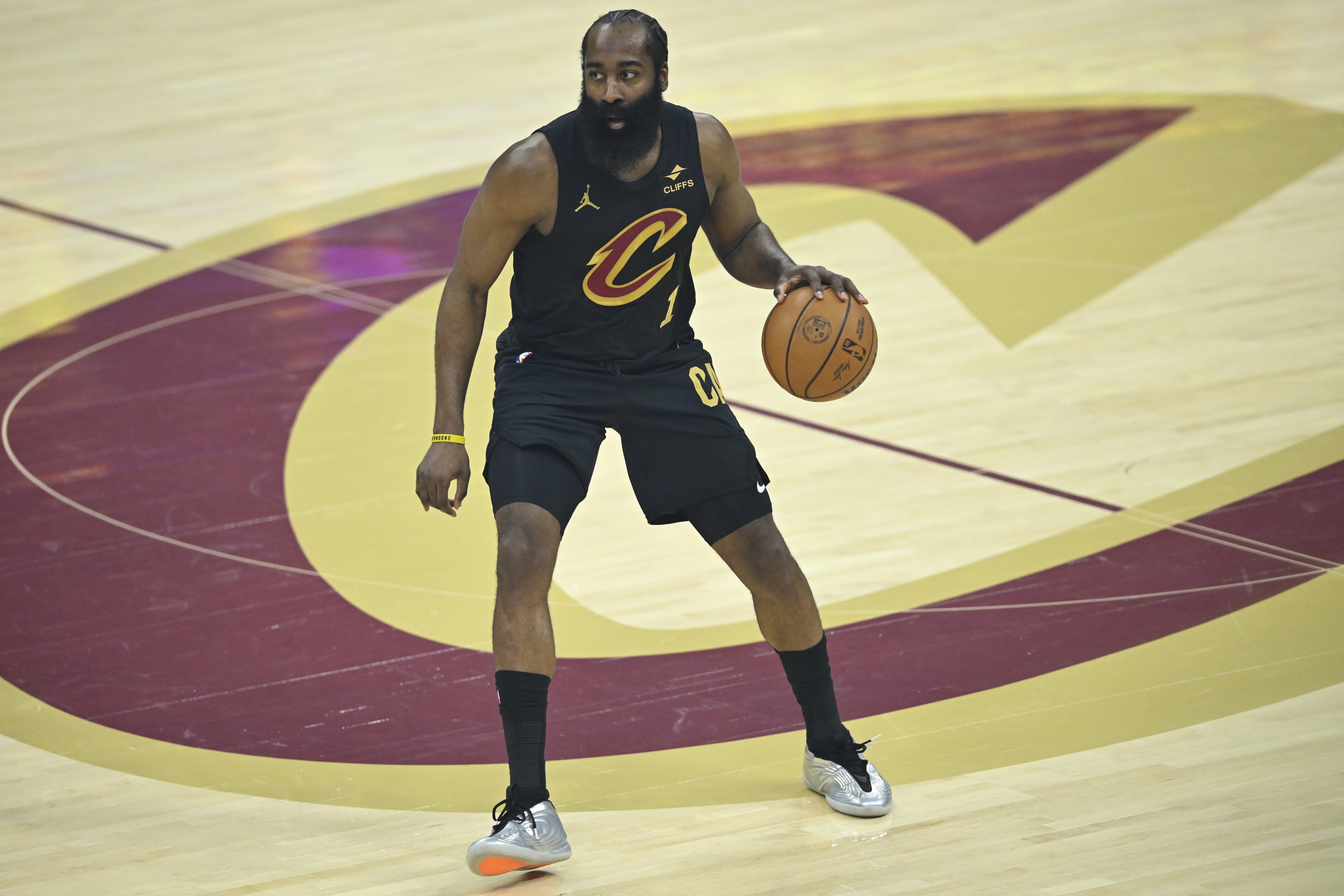 体育投注-泰森：哈登就是即插即用 我们的工作就是围绕他的打法进行调整